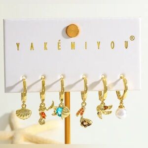 14K Gold Disney Pixar Finding Nemo Theme Huggie Hoop Mismatched Earrings